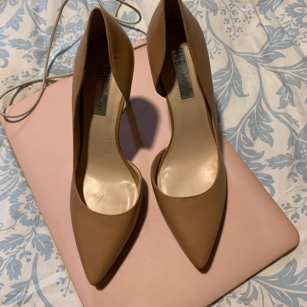 InC kenjay nude pump